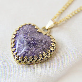 Violet shimmer, heavy ashes 9k yellow gold setting