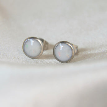 Stainless steel earrings, milk and crushed white opal 