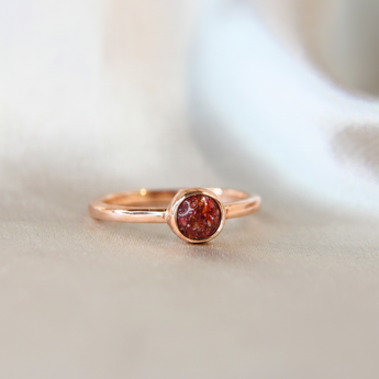 Rose gold band, heavy ashes, ruby red shimmer