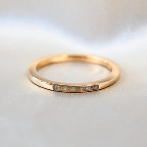 Rose gold band, heavy ashes and subtle rose gold flecks