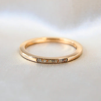 Rose gold band, heavy ashes and subtle rose gold flecks