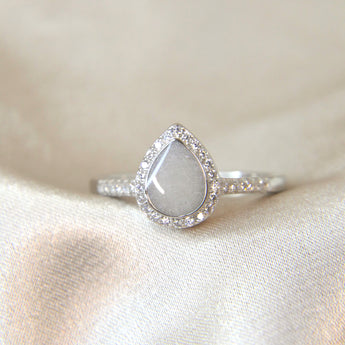 Breastmilk and pearl white shimmer 